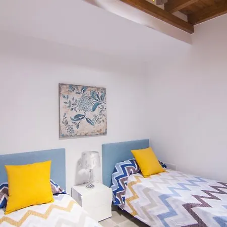 Anju Delfines Bravo's *