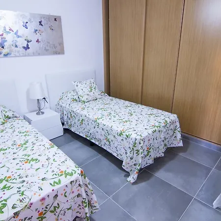 Anju Delfines Bravo's