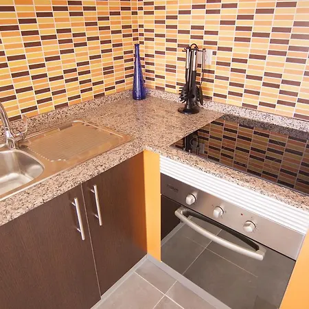 Anju Delfines Bravo's