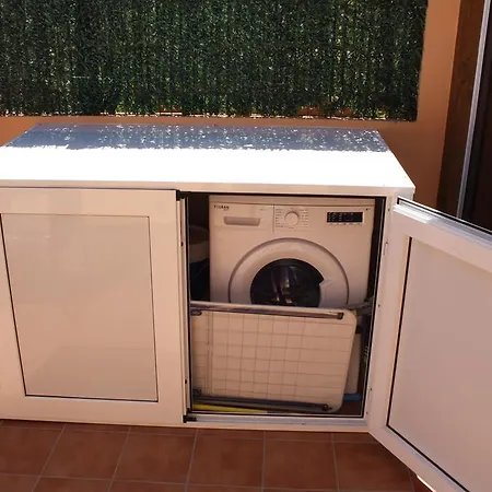 Anju Delfines Bravo's