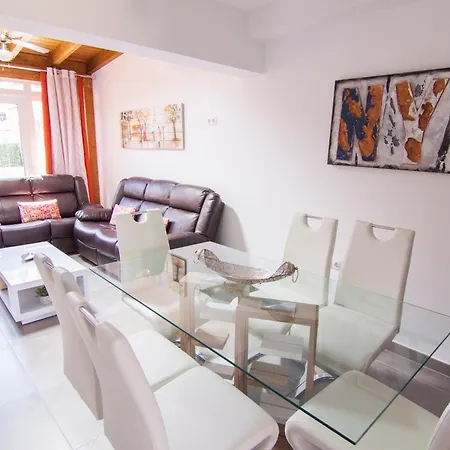 Anju Delfines Bravo's * Corralejo